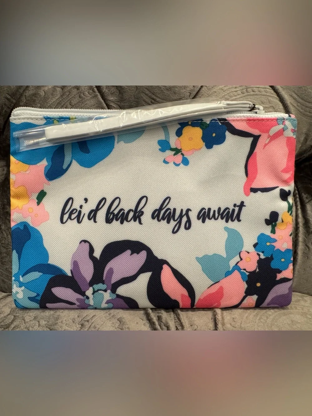 NWT Vera Bradley Floral Wristlet